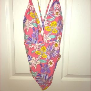 Women’s swim suit